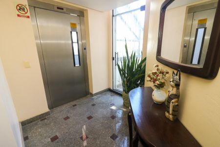 Apartamento à venda com 340m², 3 quartos e 2 vagasHall