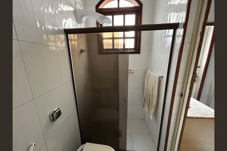 Casa à venda com 480m², 4 quartos e 4 vagasBanheiro da Suíte 2