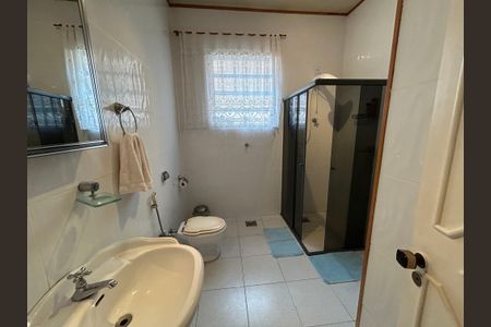 Casa à venda com 480m², 4 quartos e 4 vagasBanheiro 1