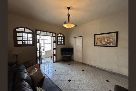 Casa à venda com 480m², 4 quartos e 4 vagasSala