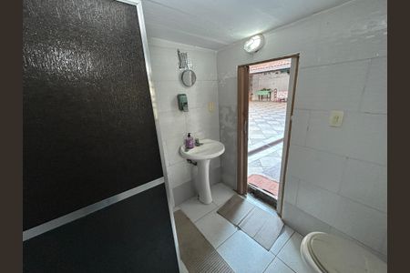 Casa à venda com 480m², 4 quartos e 4 vagasBanheiro 2