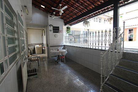 Casa à venda com 480m², 4 quartos e 4 vagasVaranda