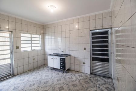 Casa para alugar com 100m², 2 quartos e 2 vagasCozinha
