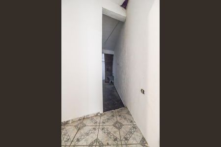 Casa para alugar com 100m², 2 quartos e 2 vagasCorredor