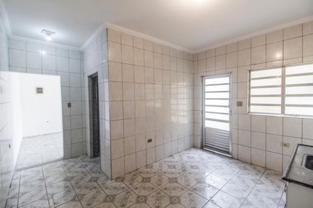 Casa para alugar com 100m², 2 quartos e 2 vagasCorredor
