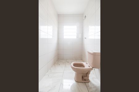 Casa para alugar com 100m², 2 quartos e 2 vagasBanheiro 1