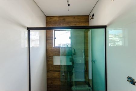 Casa à venda com 219m², 3 quartos e 2 vagas Casa à venda com 219m², 3 quartos e 2 vagasSuíte 2 - Banheiro