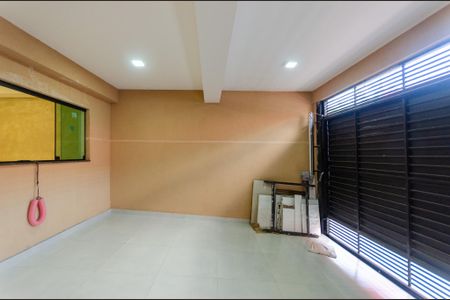 Casa à venda com 219m², 3 quartos e 2 vagas Casa à venda com 219m², 3 quartos e 2 vagasGaragem