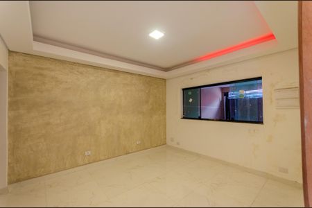 Casa à venda com 219m², 3 quartos e 2 vagas Casa à venda com 219m², 3 quartos e 2 vagasSala