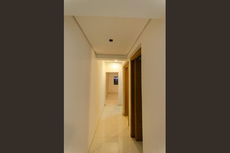 Casa à venda com 219m², 3 quartos e 2 vagas Casa à venda com 219m², 3 quartos e 2 vagasCorredor