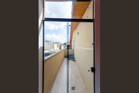 Casa à venda com 219m², 3 quartos e 2 vagas Casa à venda com 219m², 3 quartos e 2 vagasCorredor externo