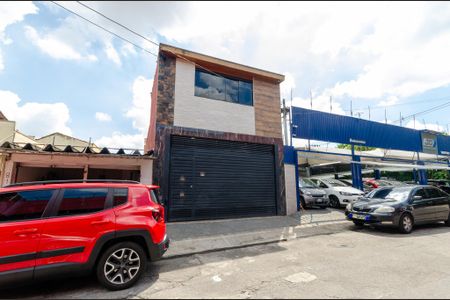 Casa à venda com 219m², 3 quartos e 2 vagas Casa à venda com 219m², 3 quartos e 2 vagasFachada