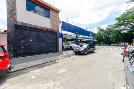 Casa à venda com 219m², 3 quartos e 2 vagas Casa à venda com 219m², 3 quartos e 2 vagasFachada