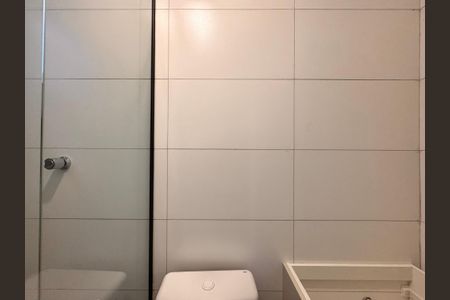 Apartamento à venda com 57m², 2 quartos e 1 vaga Apartamento à venda com 57m², 2 quartos e 1 vagaBanheiro