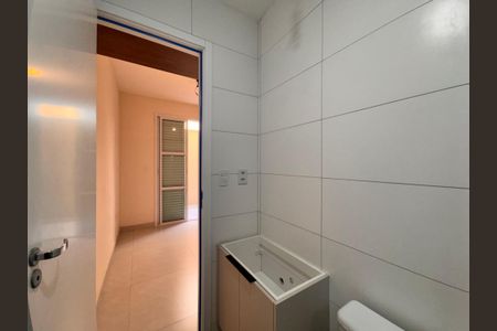 Apartamento à venda com 57m², 2 quartos e 1 vaga Apartamento à venda com 57m², 2 quartos e 1 vagaBanheiro da suíte