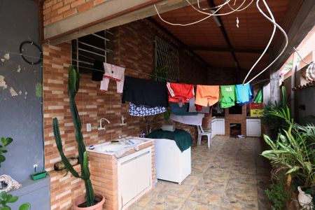 Casa à venda com 280m², 4 quartos e 3 vagas Casa à venda com 280m², 4 quartos e 3 vagasÁrea de Serviço