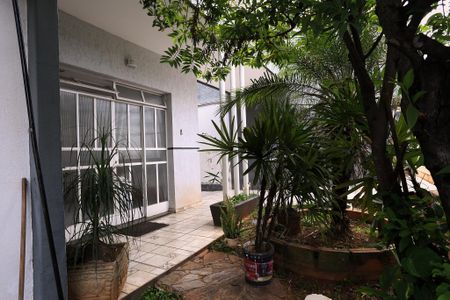 Casa à venda com 280m², 4 quartos e 3 vagas Casa à venda com 280m², 4 quartos e 3 vagasQuintal