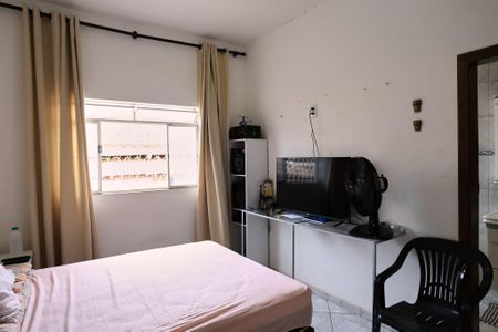 Casa à venda com 280m², 4 quartos e 3 vagas Casa à venda com 280m², 4 quartos e 3 vagasSuíte