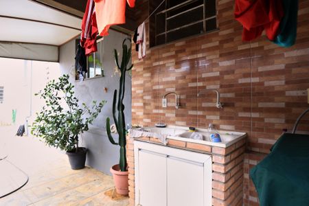 Casa à venda com 280m², 4 quartos e 3 vagas Casa à venda com 280m², 4 quartos e 3 vagasÁrea de Serviço