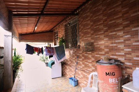 Casa à venda com 280m², 4 quartos e 3 vagas Casa à venda com 280m², 4 quartos e 3 vagasÁrea de Serviço