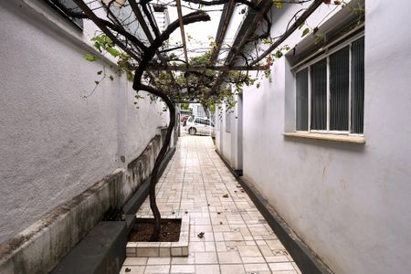 Casa à venda com 280m², 4 quartos e 3 vagas Casa à venda com 280m², 4 quartos e 3 vagasQuintal