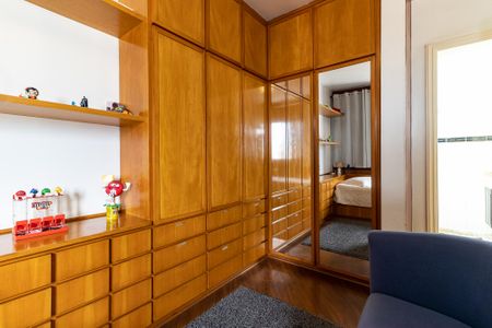 Apartamento para alugar com 354m², 4 quartos e 4 vagas Apartamento para alugar com 354m², 4 quartos e 4 vagasSuíte 3