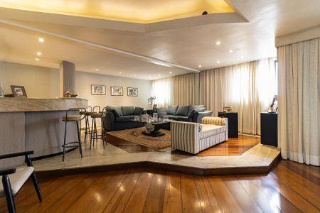 Apartamento para alugar com 354m², 4 quartos e 4 vagas Apartamento para alugar com 354m², 4 quartos e 4 vagasSala