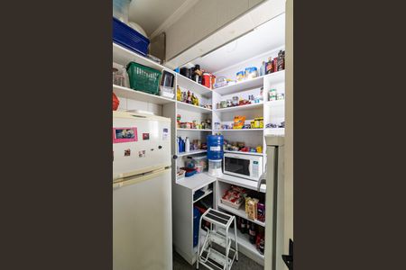 Apartamento para alugar com 354m², 4 quartos e 4 vagas Apartamento para alugar com 354m², 4 quartos e 4 vagasDespensa