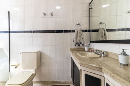 Apartamento para alugar com 354m², 4 quartos e 4 vagas Apartamento para alugar com 354m², 4 quartos e 4 vagasBanheiro da Suíte 3