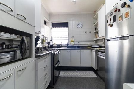 Apartamento para alugar com 354m², 4 quartos e 4 vagas Apartamento para alugar com 354m², 4 quartos e 4 vagasCozinha