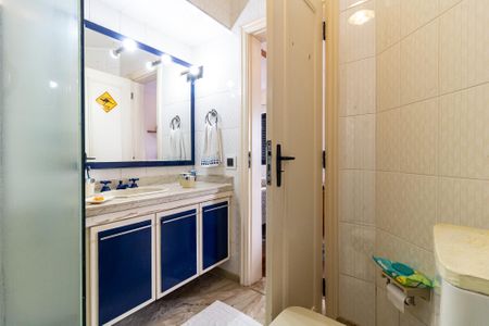 Apartamento para alugar com 354m², 4 quartos e 4 vagas Apartamento para alugar com 354m², 4 quartos e 4 vagasBanheiro da Suíte 2