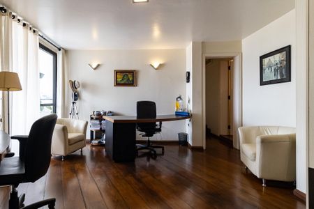 Apartamento para alugar com 354m², 4 quartos e 4 vagas Apartamento para alugar com 354m², 4 quartos e 4 vagasEscritório