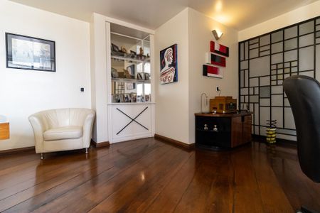 Apartamento para alugar com 354m², 4 quartos e 4 vagas Apartamento para alugar com 354m², 4 quartos e 4 vagasEscritório