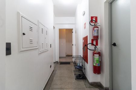 Apartamento para alugar com 354m², 4 quartos e 4 vagas Apartamento para alugar com 354m², 4 quartos e 4 vagasHall de Serviço Privativo