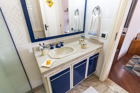 Apartamento para alugar com 354m², 4 quartos e 4 vagas Apartamento para alugar com 354m², 4 quartos e 4 vagasBanheiro da Suíte 2