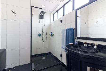 Apartamento para alugar com 354m², 4 quartos e 4 vagas Apartamento para alugar com 354m², 4 quartos e 4 vagasBanheiro da Sala de Tv