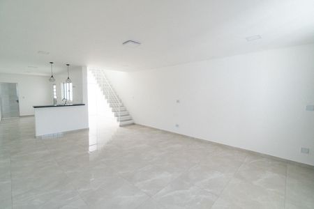 Casa à venda com 170m², 2 quartos e 2 vagasSala