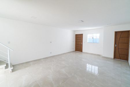 Casa à venda com 170m², 2 quartos e 2 vagasSala