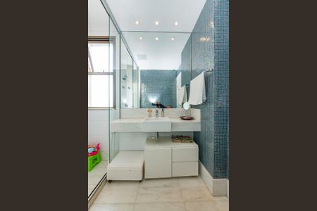 Apartamento à venda com 278m², 4 quartos e 4 vagasBanheiro da Suíte 4