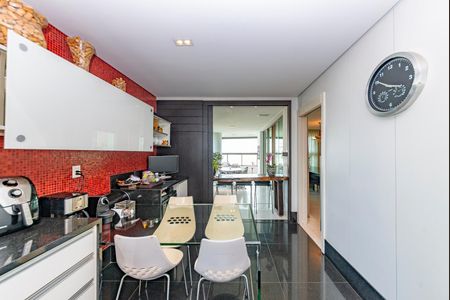 Apartamento à venda com 278m², 4 quartos e 4 vagasCozinha