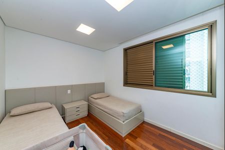 Apartamento à venda com 278m², 4 quartos e 4 vagasSuíte 3