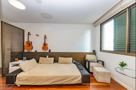 Apartamento à venda com 278m², 4 quartos e 4 vagasSuíte 2