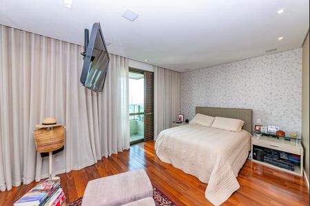 Apartamento à venda com 278m², 4 quartos e 4 vagasSuíte 1