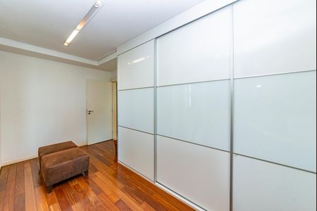 Apartamento à venda com 278m², 4 quartos e 4 vagasSuíte 1