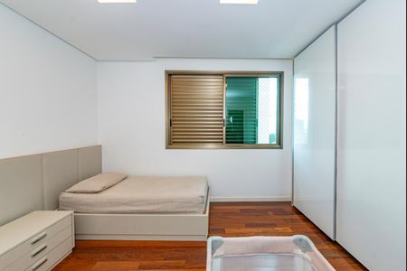 Apartamento à venda com 278m², 4 quartos e 4 vagasSuíte 3