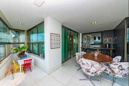 Apartamento à venda com 278m², 4 quartos e 4 vagasVaranda da Sala