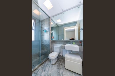 Apartamento à venda com 278m², 4 quartos e 4 vagasBanheiro da Suíte 2