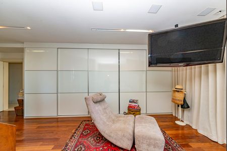 Apartamento à venda com 278m², 4 quartos e 4 vagasSuíte 1