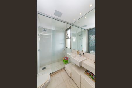 Apartamento à venda com 278m², 4 quartos e 4 vagasBanheiro da Suíte 4