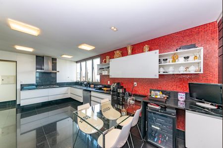 Apartamento à venda com 278m², 4 quartos e 4 vagasCozinha